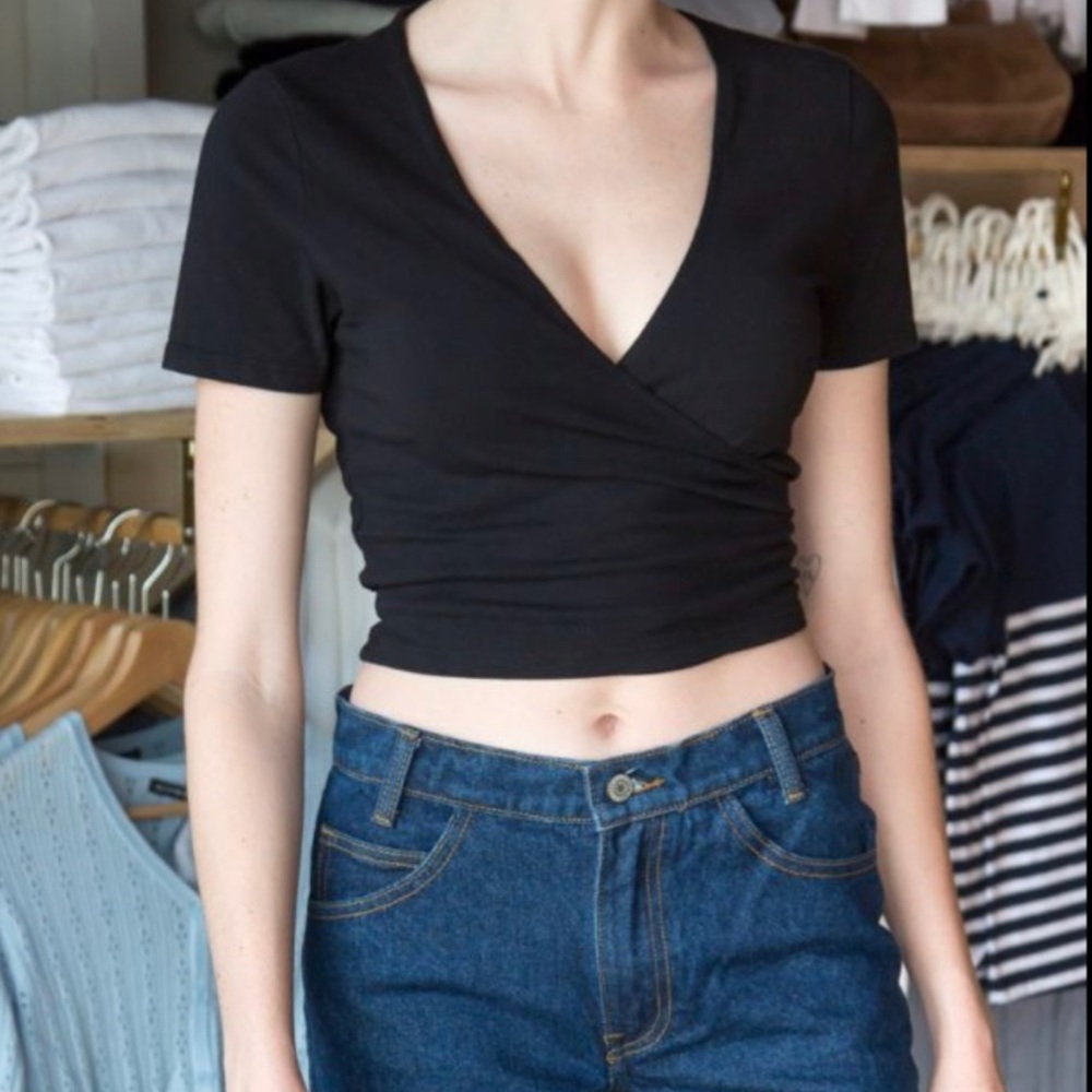 brandy melville black wrap top perfect condition short sleeve